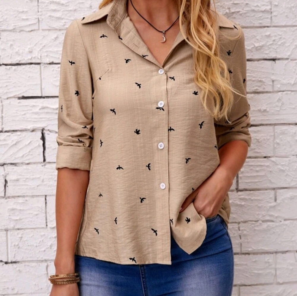 Emery Rose Women's Beige/ Khaki Button-Up Shirt with Bird Print